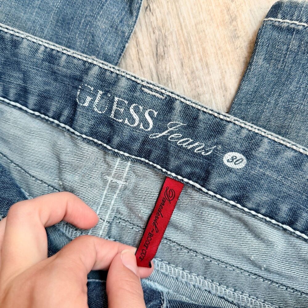 Guess Jeans Women's Low Rise Bootcut Jeans Size 30 x 32 Blue Wash Embroidery Y2K - Picture 4 of 12